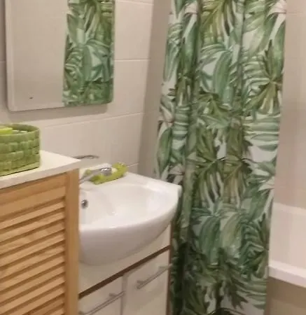 Bamboo Apartment *